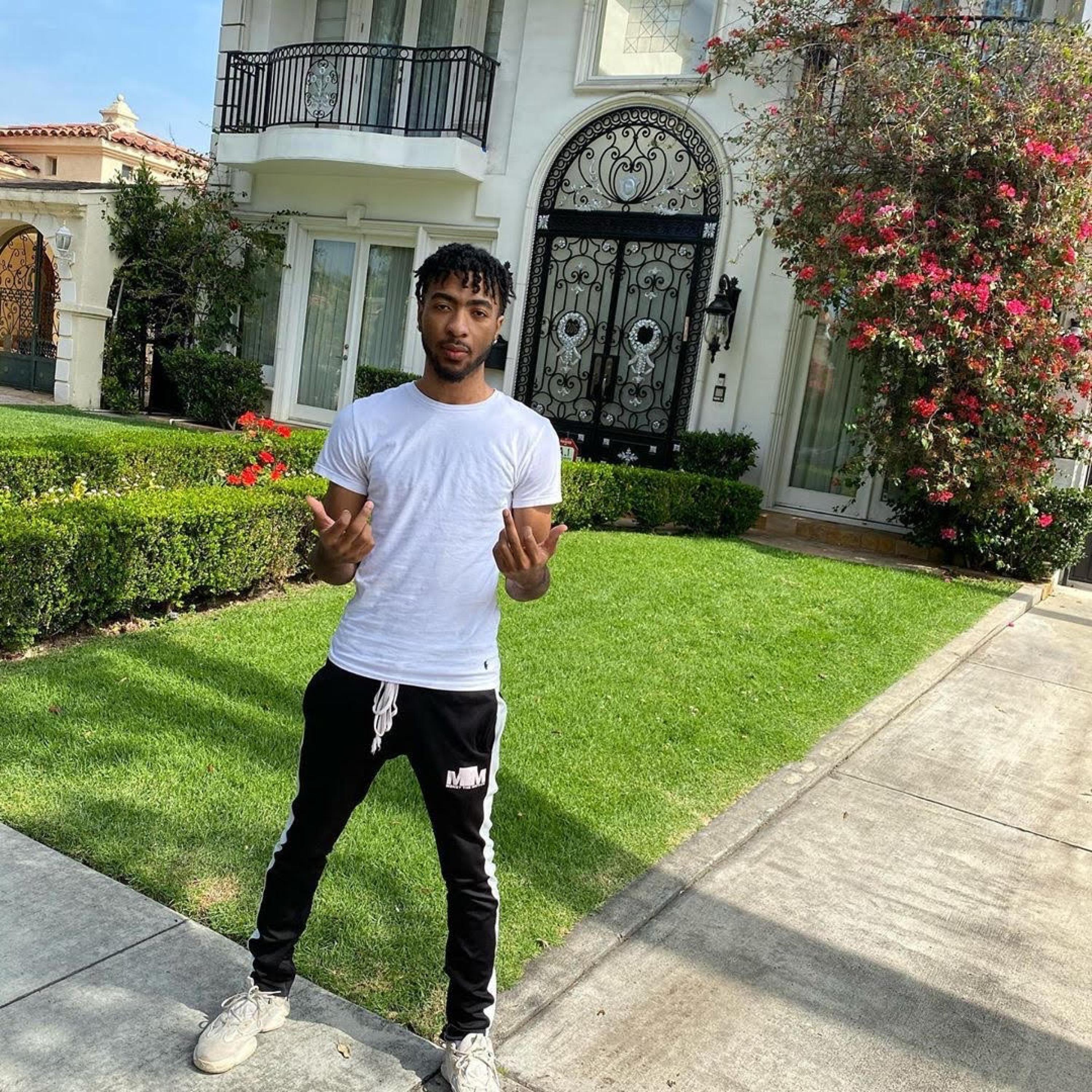 Goodbyes (feat. Sportvvs)