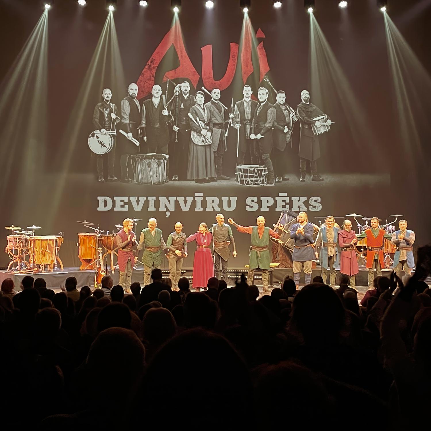 Hunnu Guren (Live) [feat. Batzorig Vaanchig]