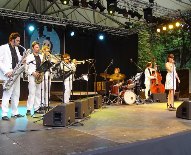 Lady Linn and Her Magnificent Seven