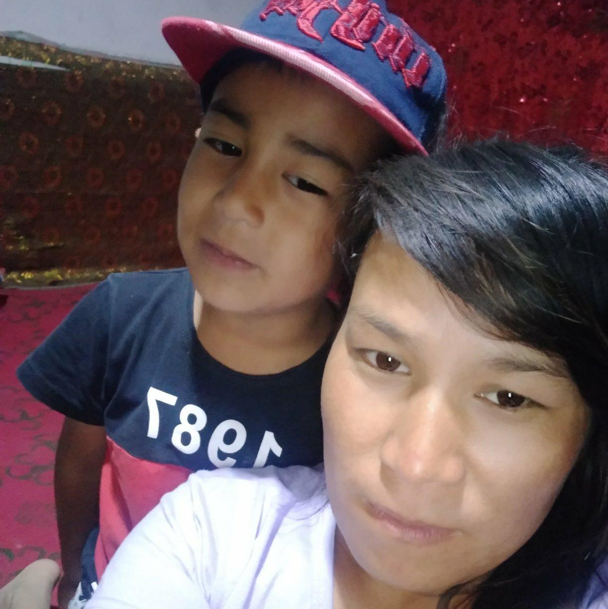 返回地方的剪个头发