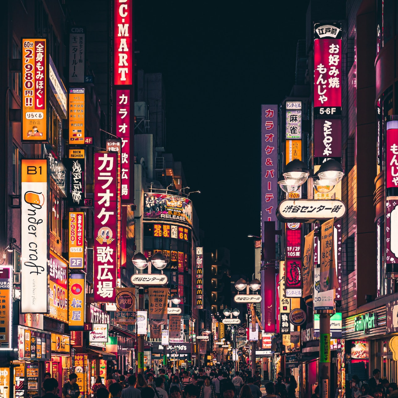 城市探索 | 街头的迷幻霓虹氛围