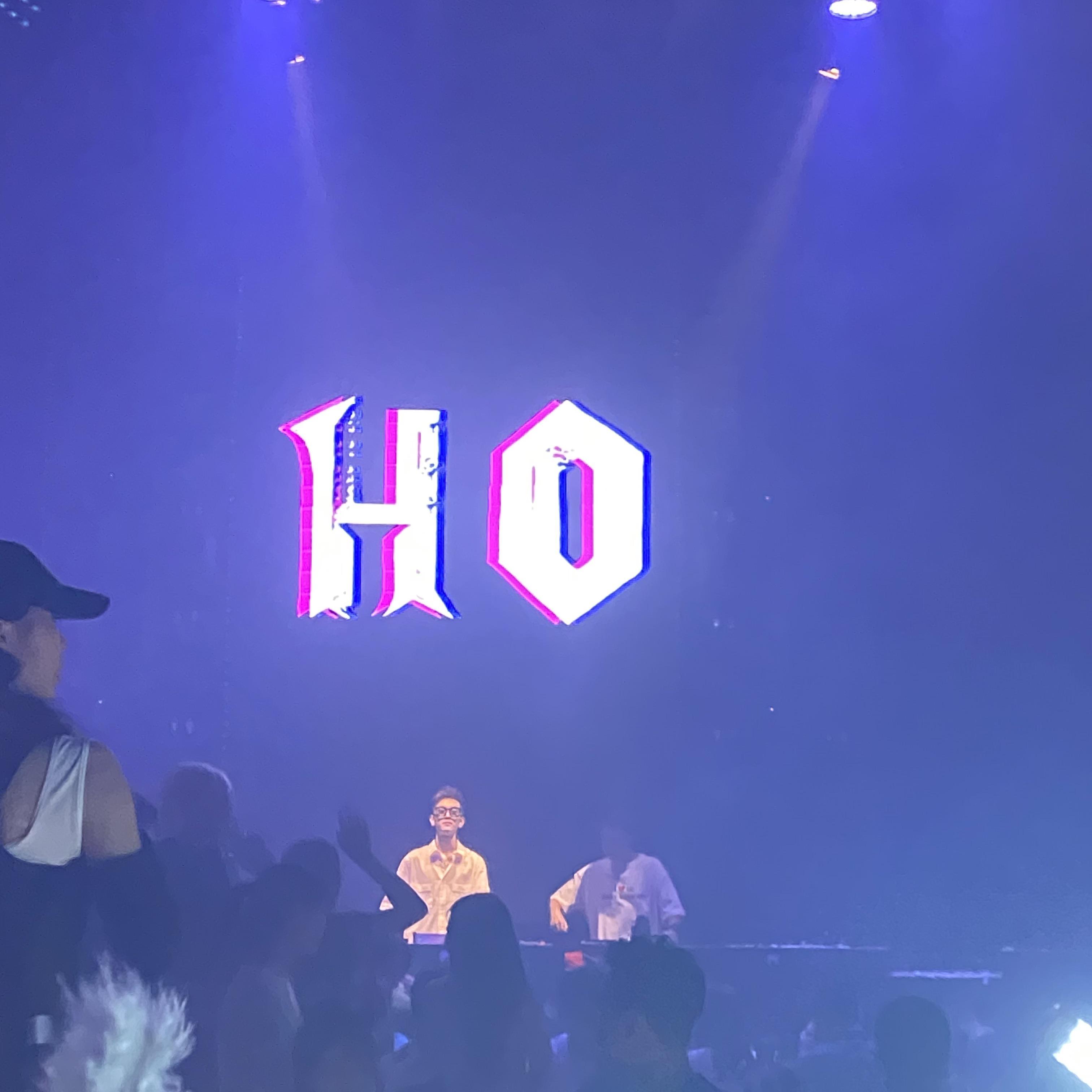 Hoàng Thùy Linh-Kẻ Cắp Gặp Bà Già(DJHO / Linh Ku remix)