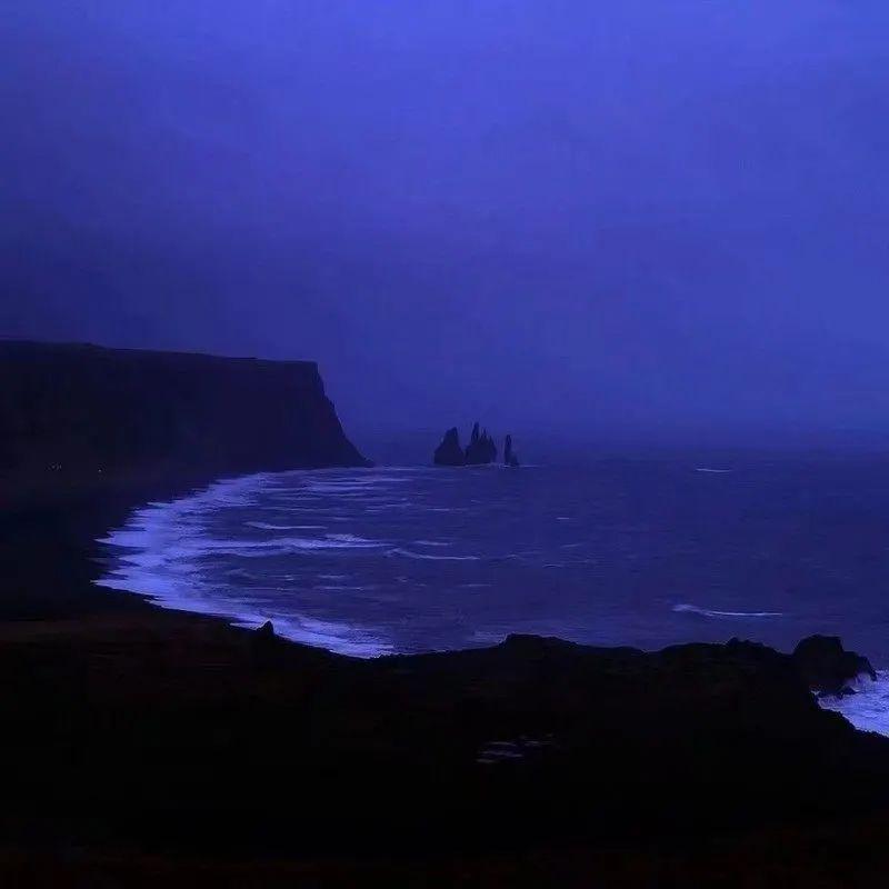 香雾空蒙月转廊