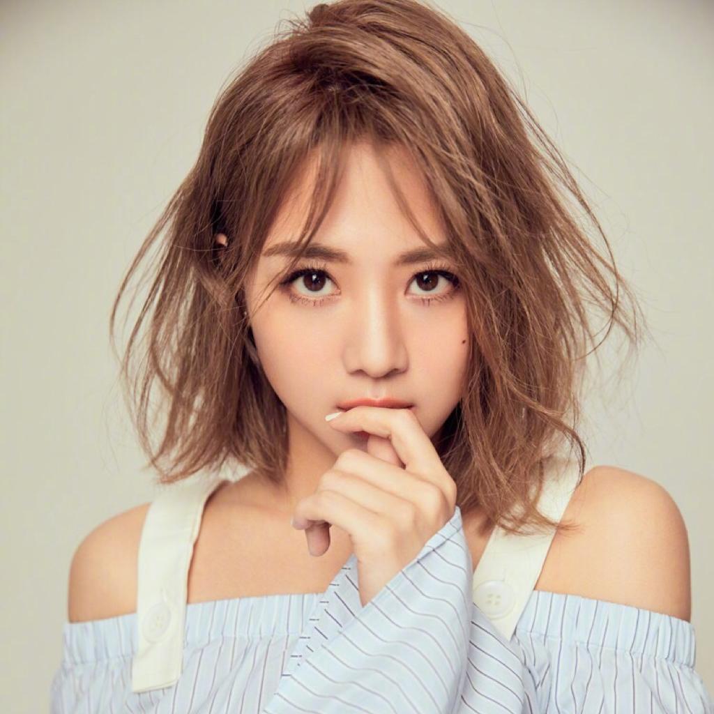 听鬼鬼吴映洁唱歌