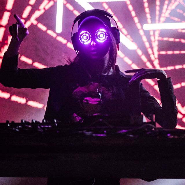 REZZ小姐姐透露已经开始制作她的第二张录音