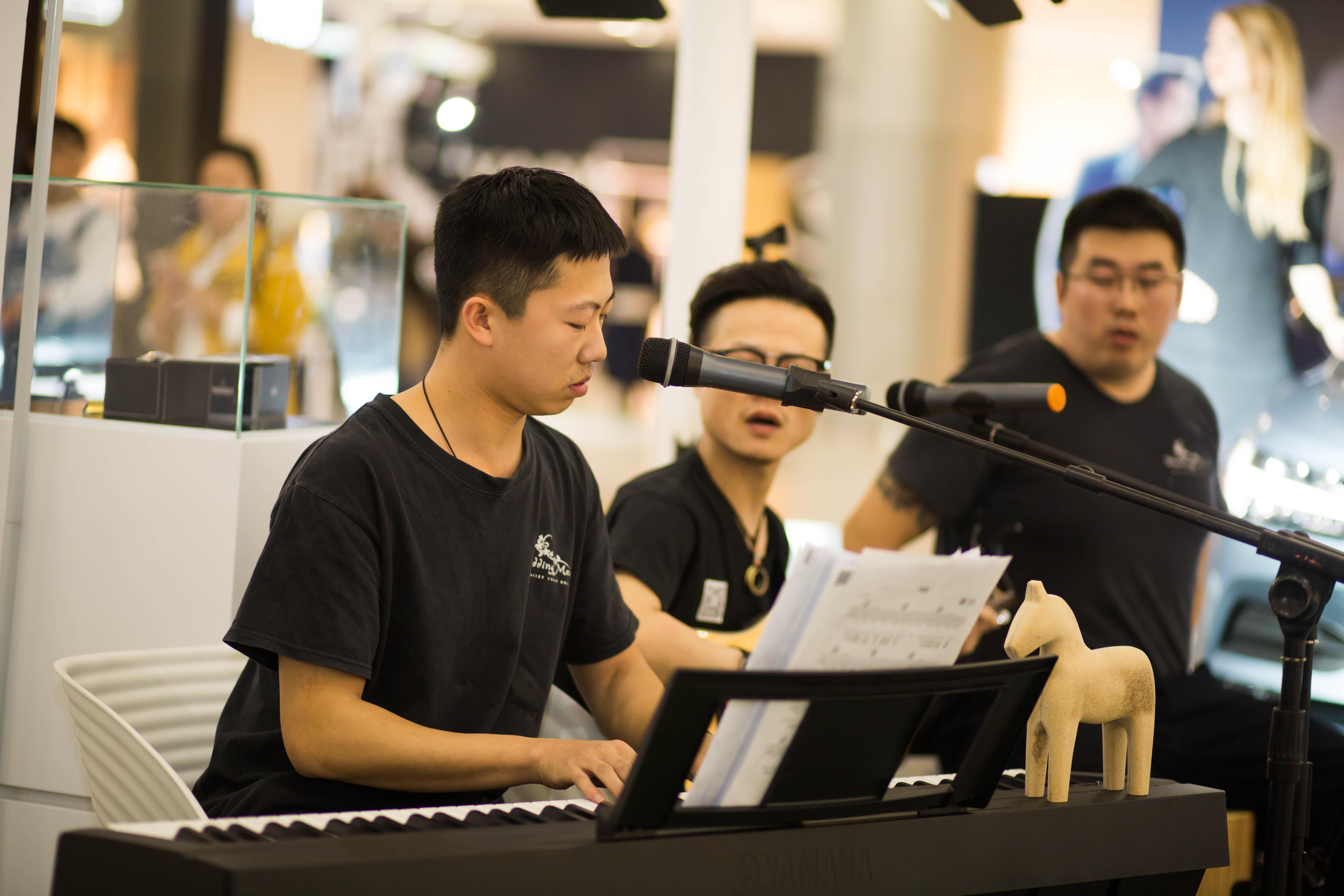 马克西姆 - 克罗地亚狂想曲电钢琴加伴奏(Cove