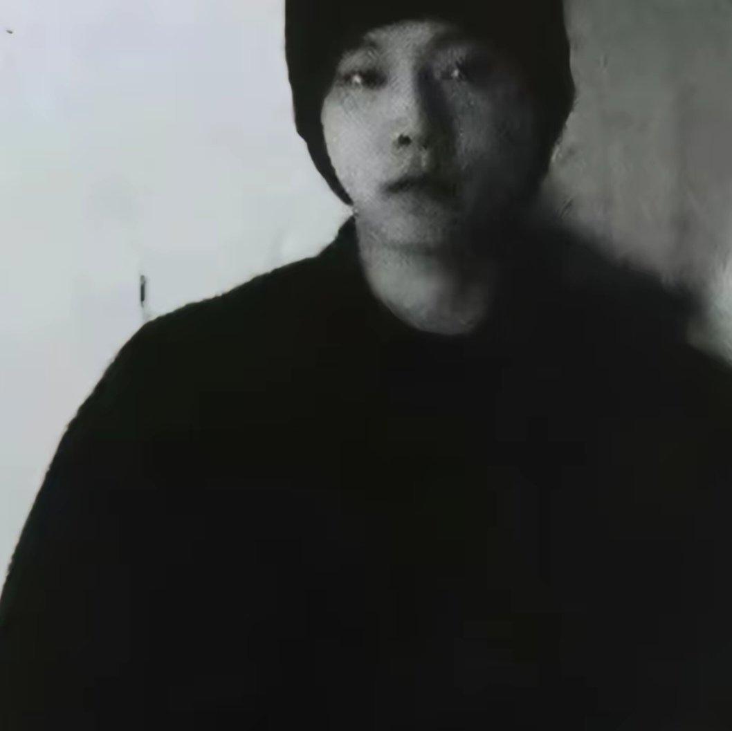 孤独的根号仨zZ