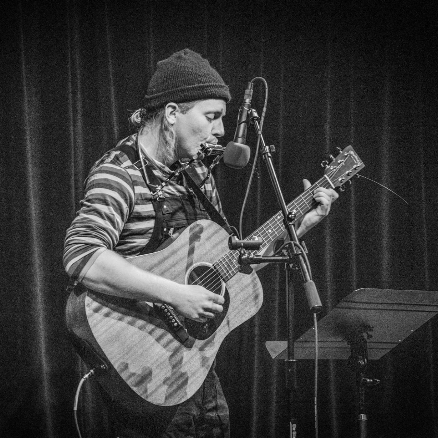 Lizzy What's Going On