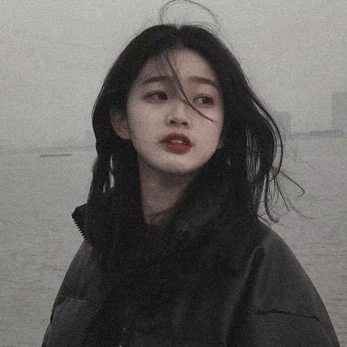 散场是难免的，尽兴而归就够了。