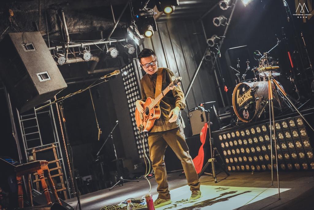 暗杠:童话镇里的走歌人 [网易音乐人Vol.71]