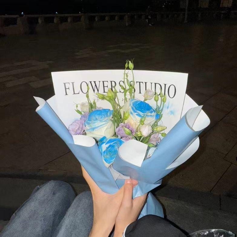 愿我如星君如月，夜夜流光相皎洁