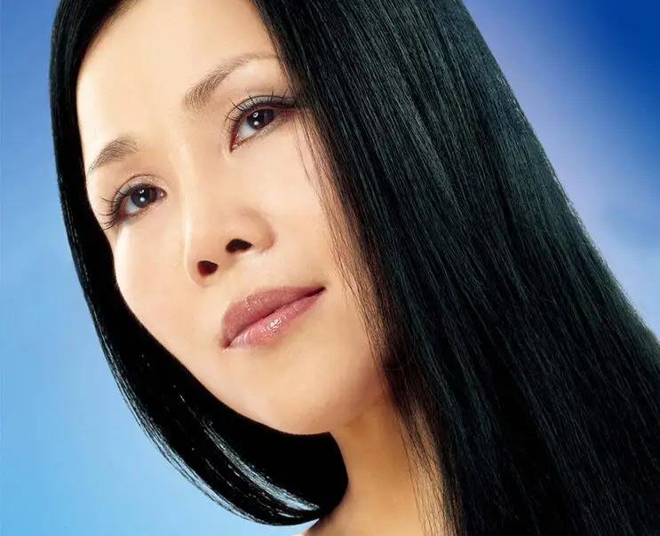 田震