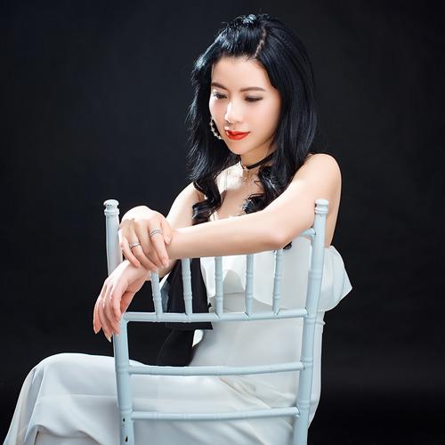 爱情堡垒 (DJ女声版伴奏)封面