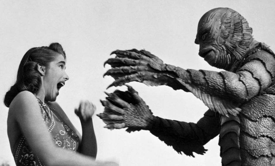 《水形物语》:恐怖美学与暗黑童话编织的执着