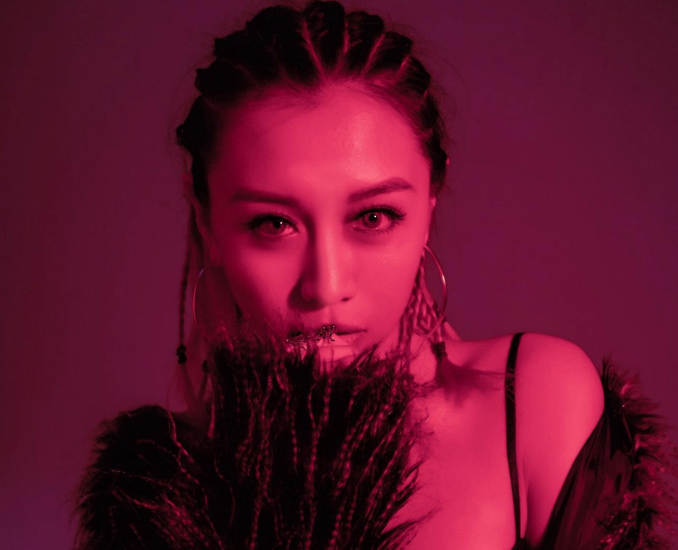 于佐依ZOE