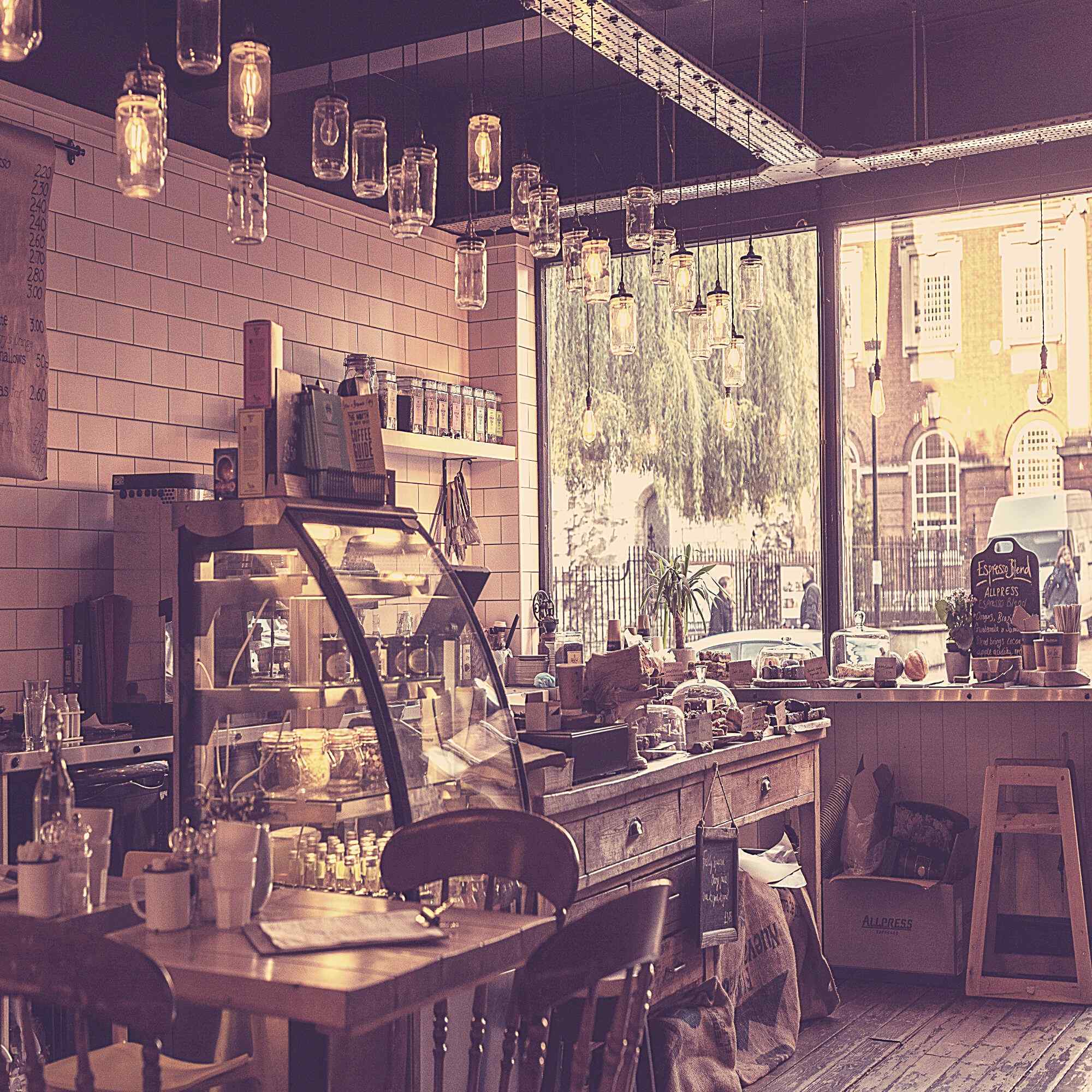 安静的西班牙菜餐厅声音