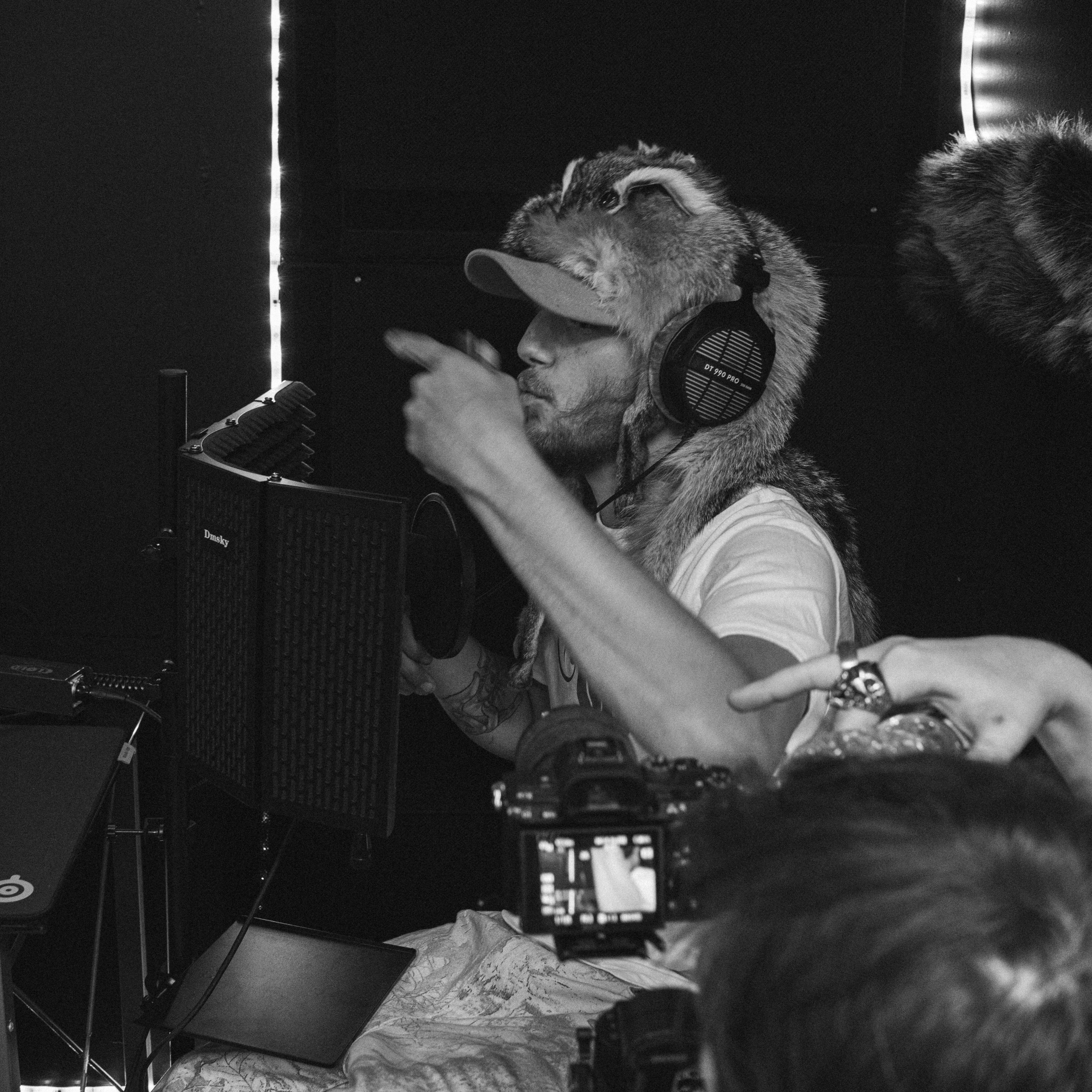 Trapp'n Mansion Theme Song (feat. StoneyIsland)