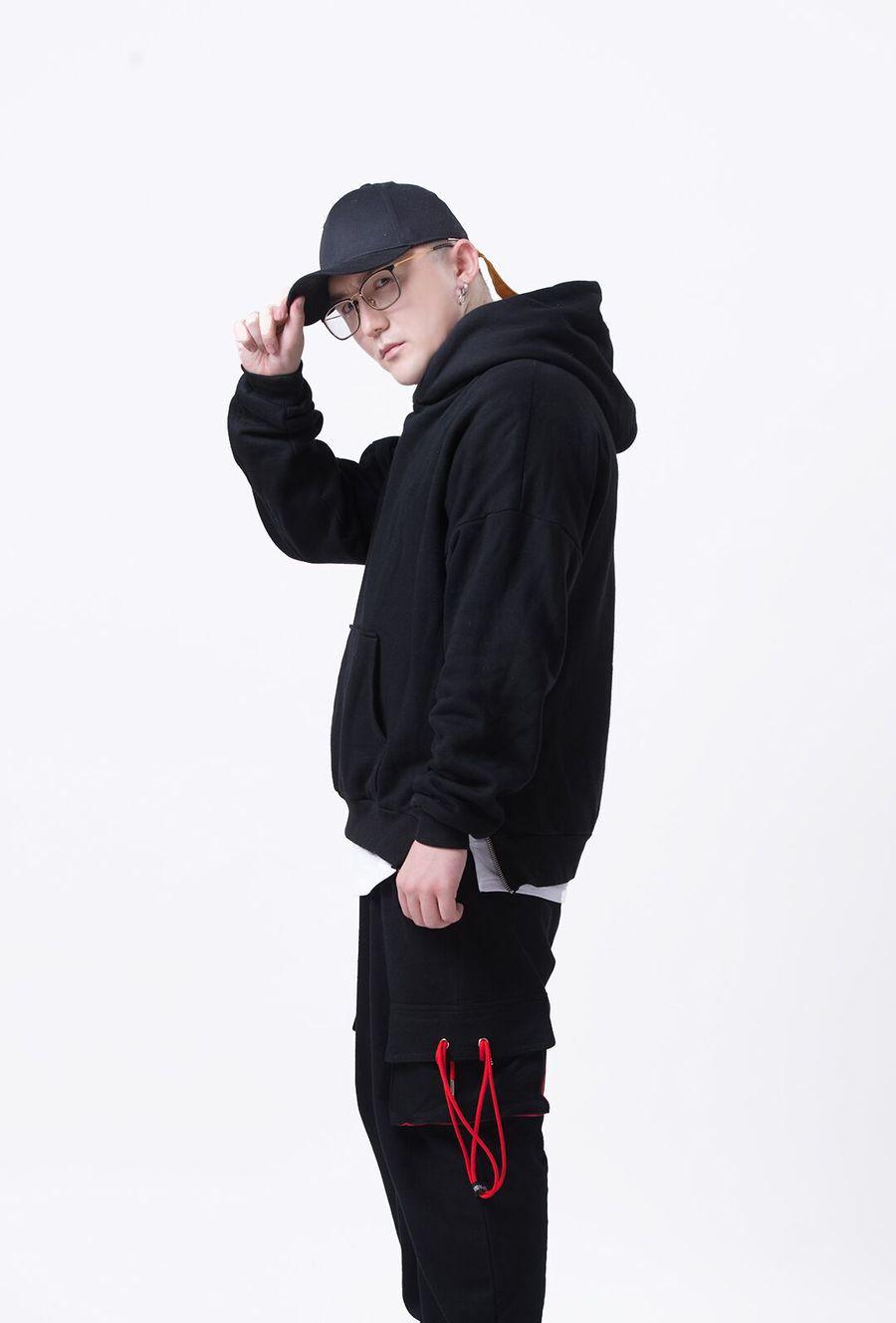 吴亦凡说那吾克热是新说唱的黑马,呵呵,真不