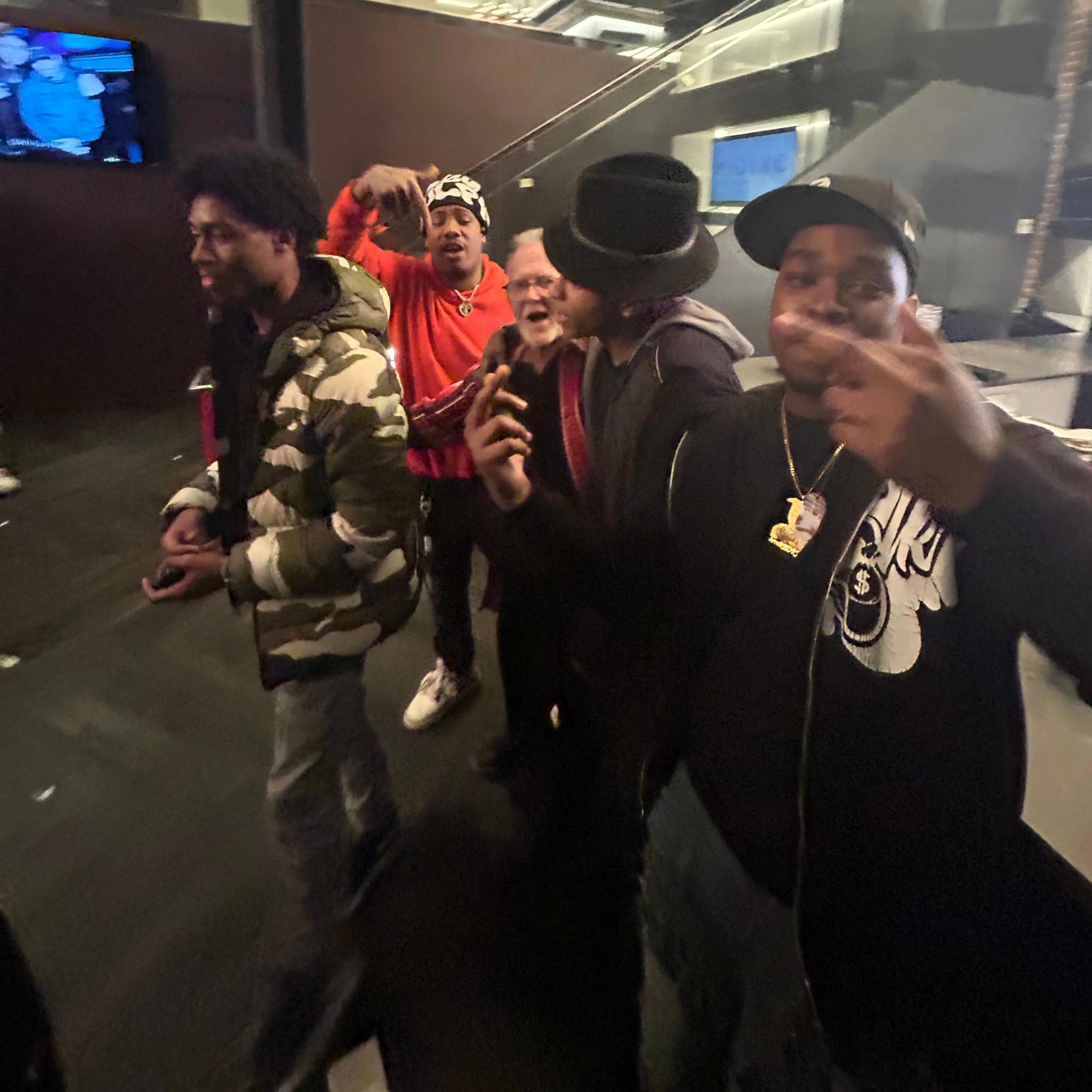 Red slips (feat. 7eb & Costa Mann)