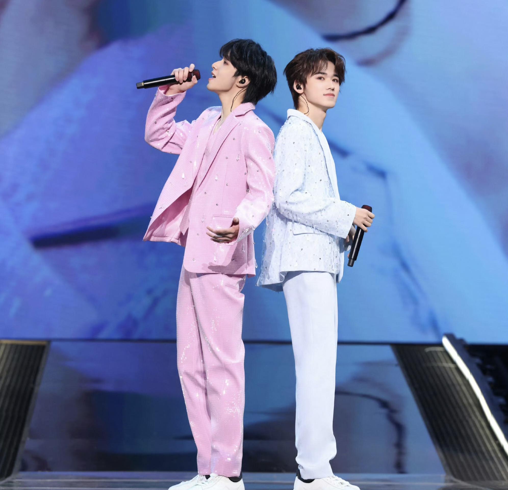 疲惫的爱 (2023叁重楼暨出道四周年演唱会澳门站DAY1)封面