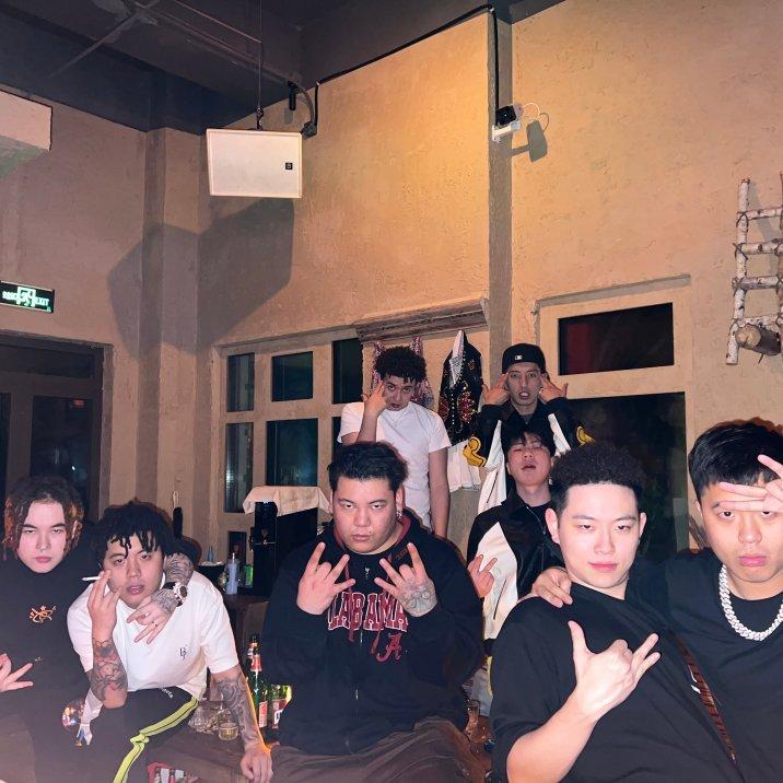 DIGI GHETTO 五人组