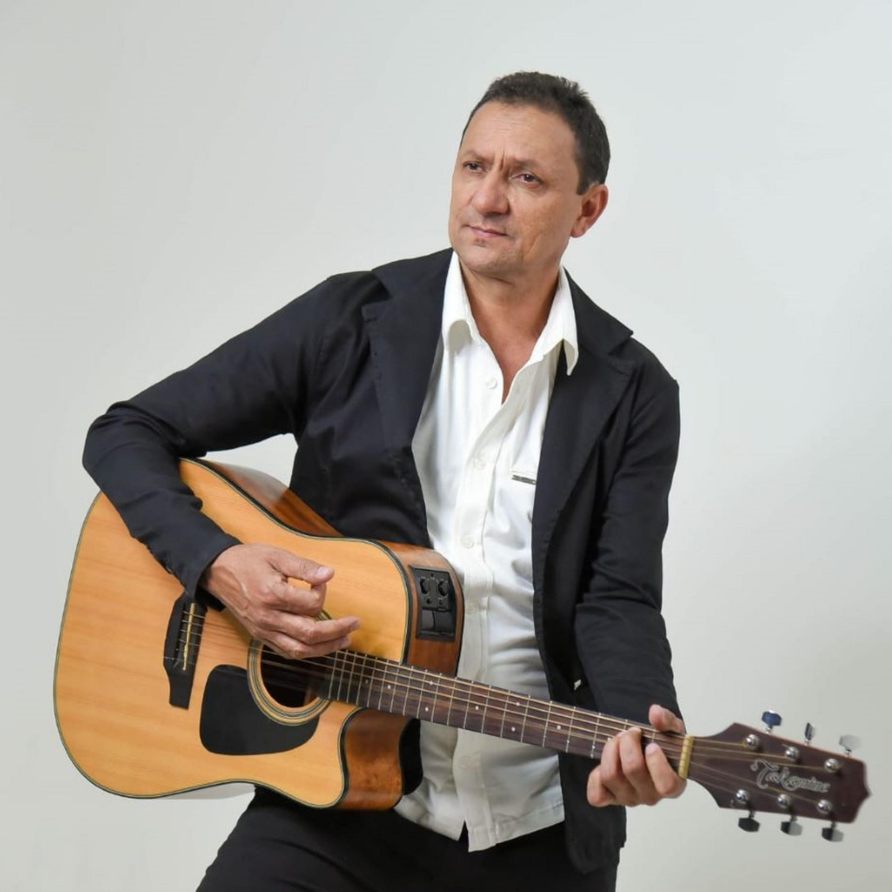 É VOCÊ QUE ME FAZ FELIZ