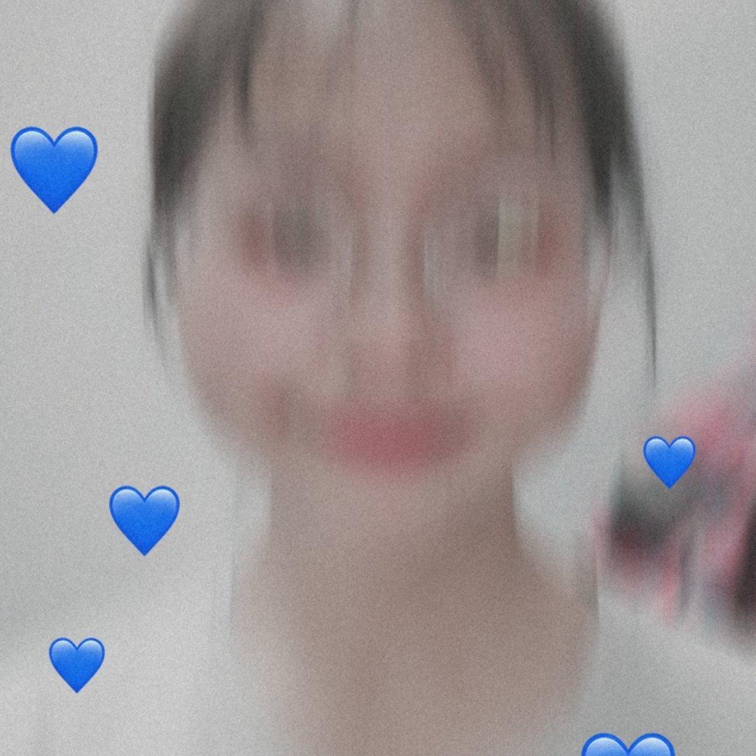 颜希尔。