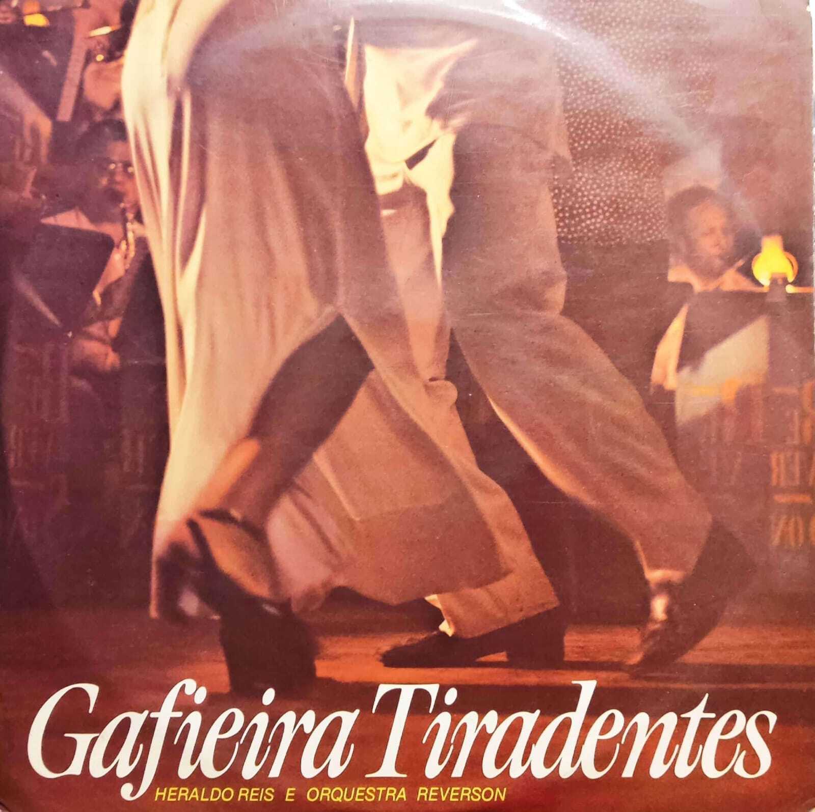 Se Acaso Você Chegasse / Abre a Janela / Cai, Cai / Maracangalha / Saudades da Bahia / Eu Não Tenho Onde Morar / Alô, Alô / A Voz do Morro