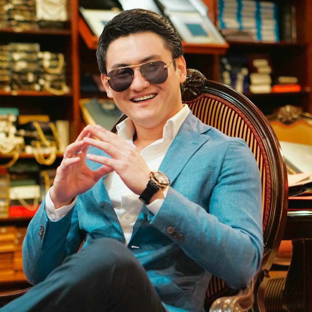 哈萨克斯坦知名歌手_Torehali tore ali歌集