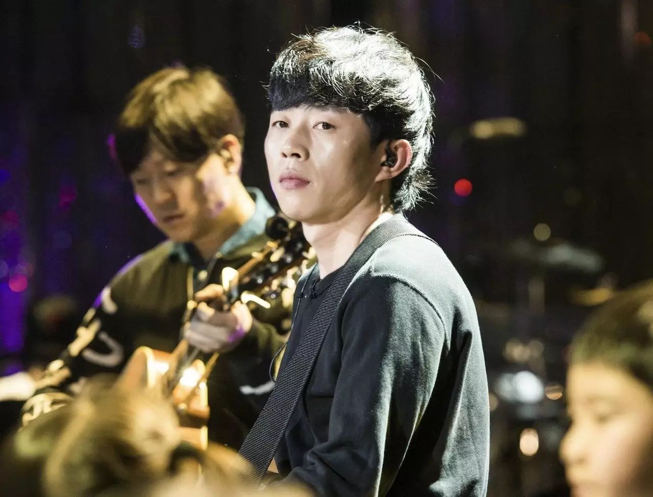 想起七年前,赵雷还只是赵小雷