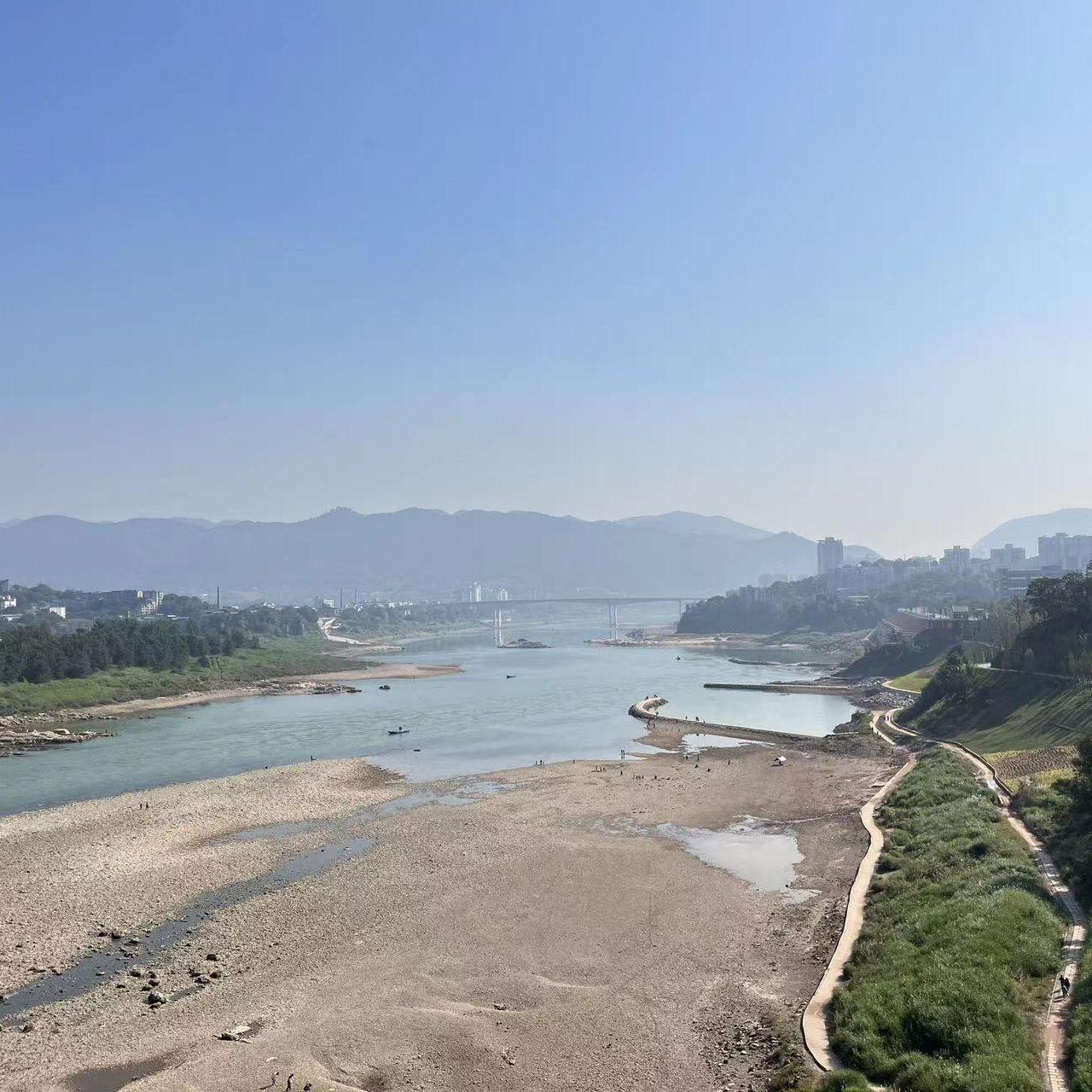 敢问路在何方封面