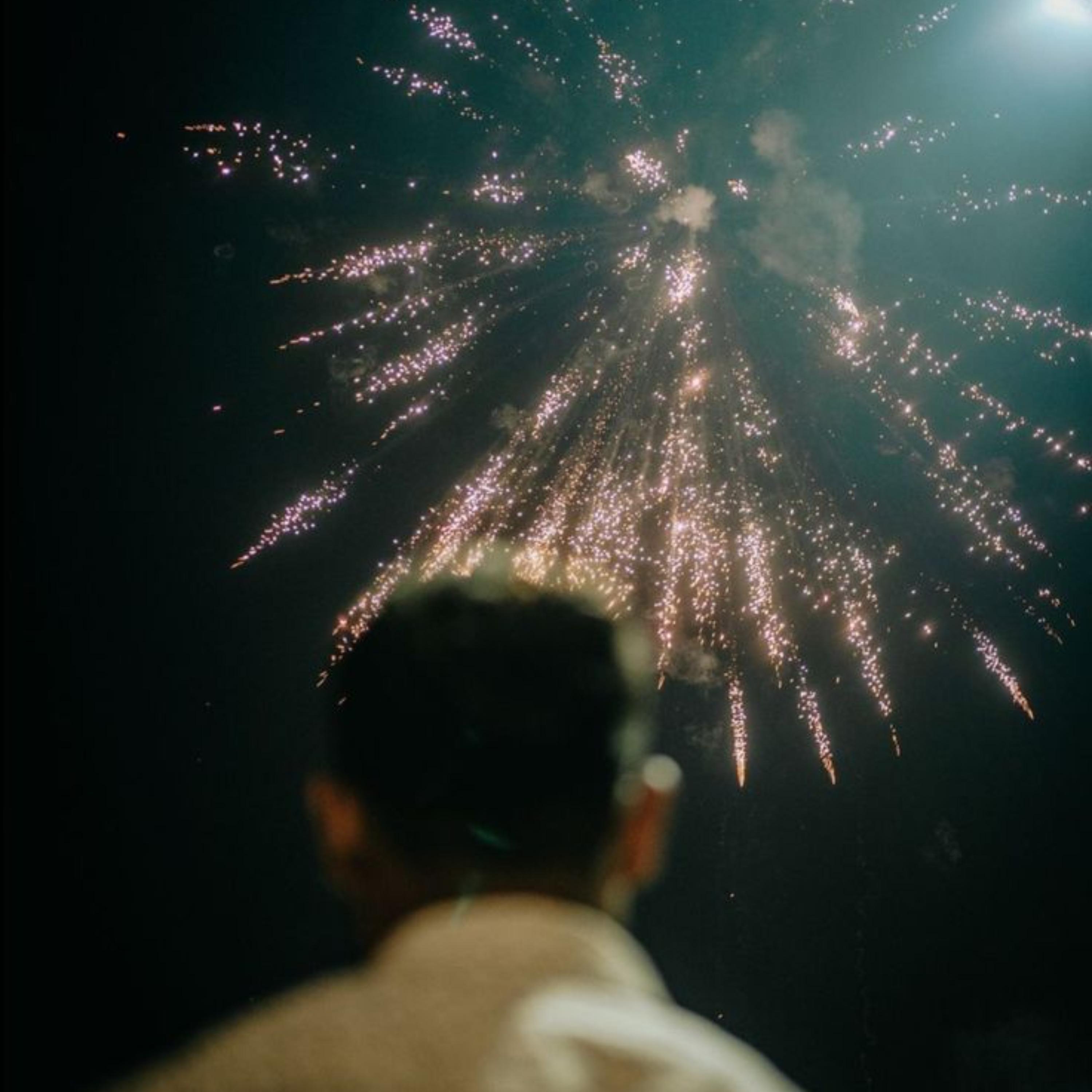 烟花易冷 FIREWORKS FREEZE