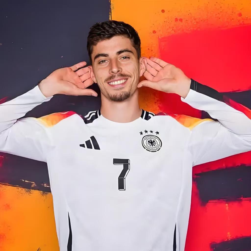 “喜欢的足球一直踢 喜欢的人一直追.”