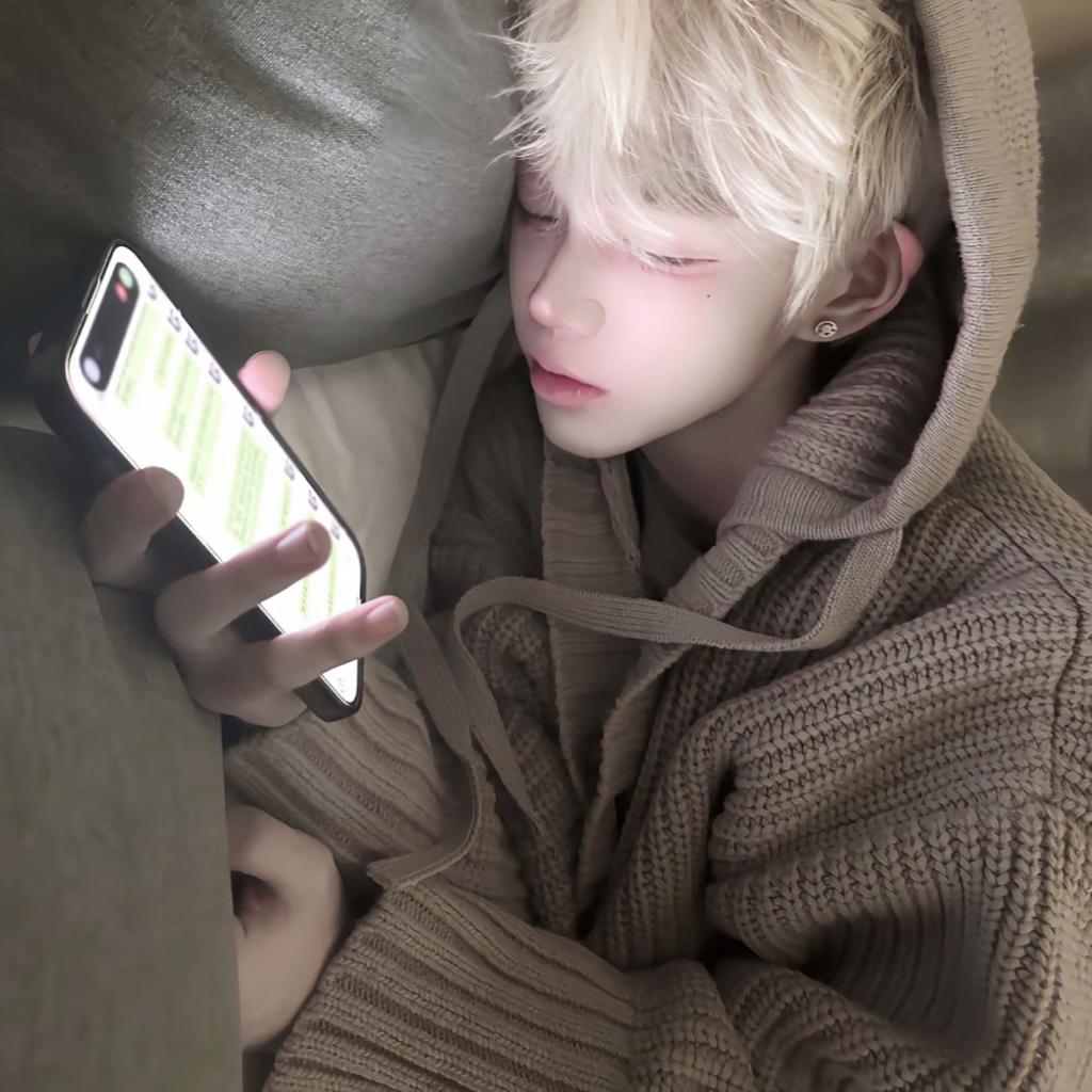 开始期待有人惊动我死水般的生活