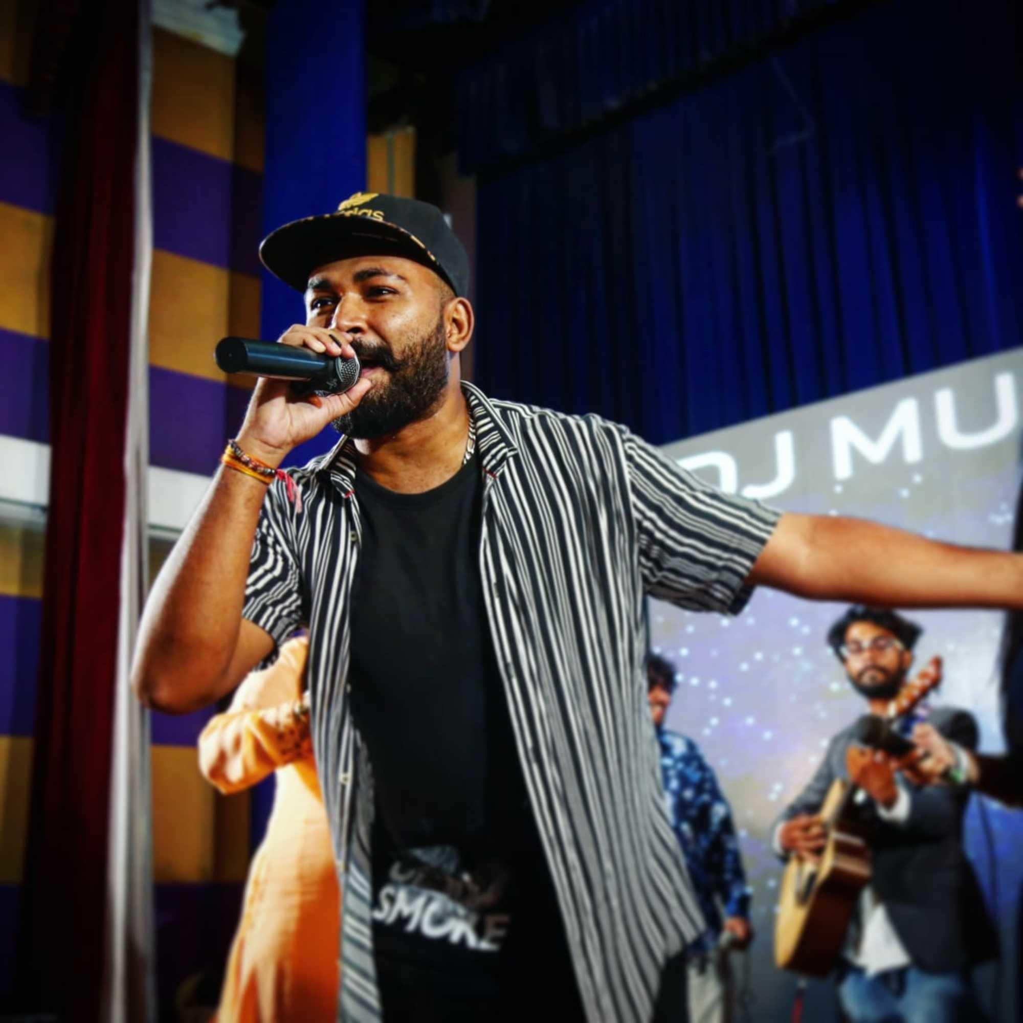 Kaptaan's Studio Verse