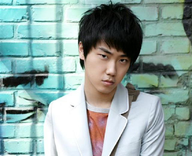 李缤