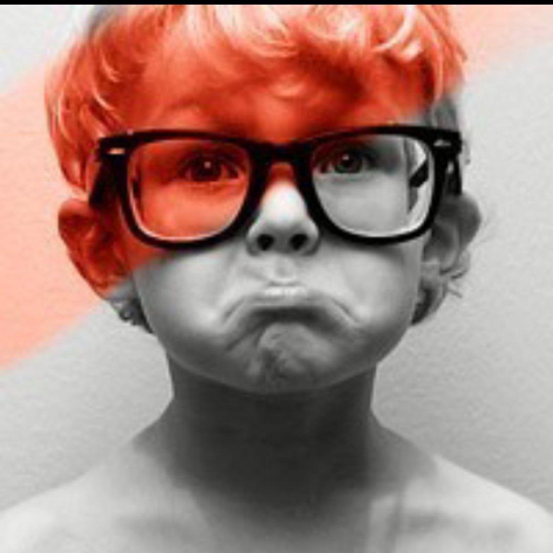 春风杨柳下的拥宝宝