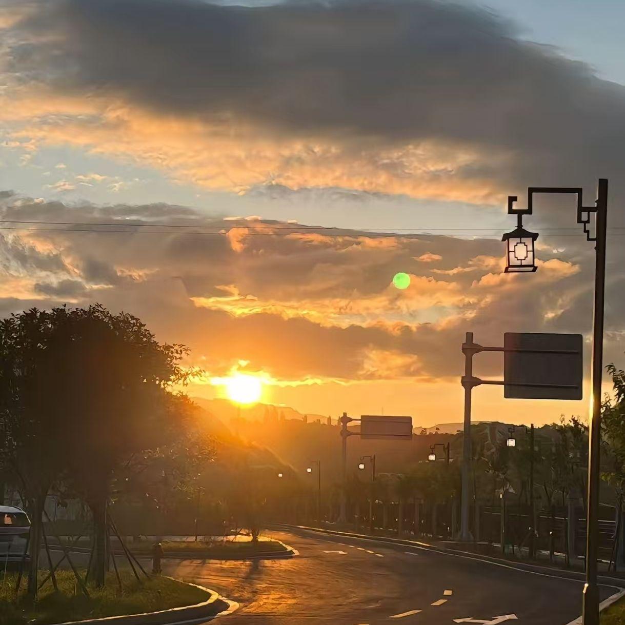 LiveIn（Prod EVOMUSIC&颜书艺（Kumark））