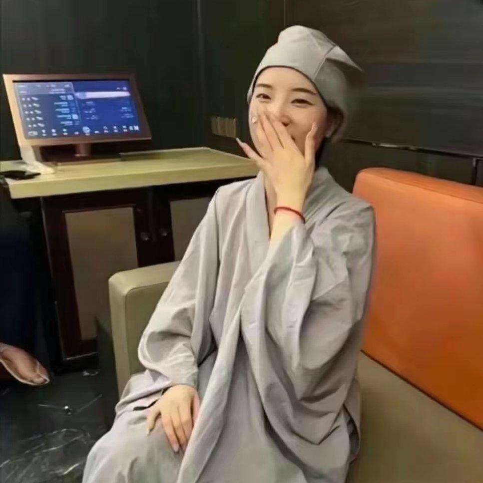 开往深渊的列车封面