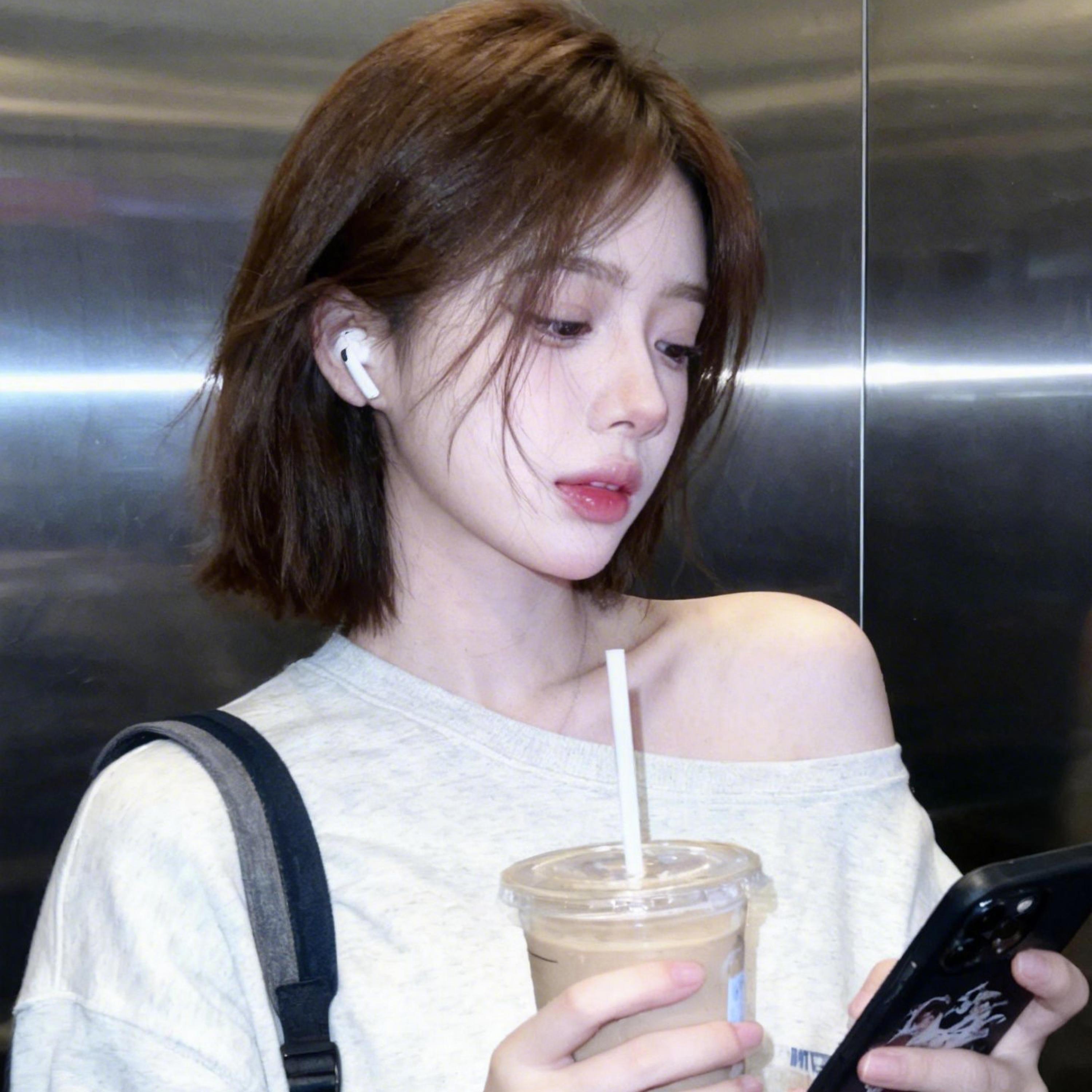 妈妈说宝贝我没给你个完美的家封面