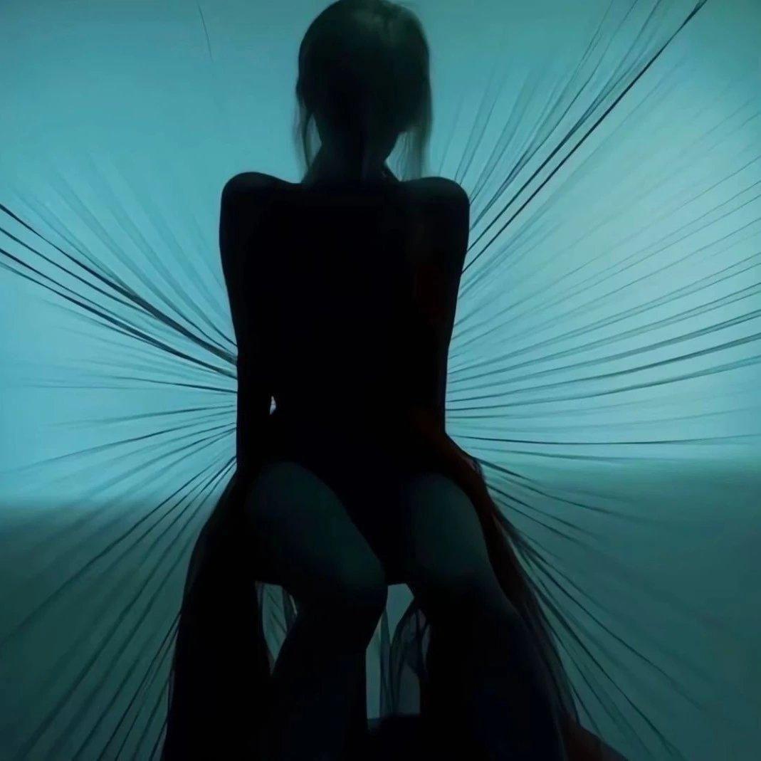 万里乌云不遮情