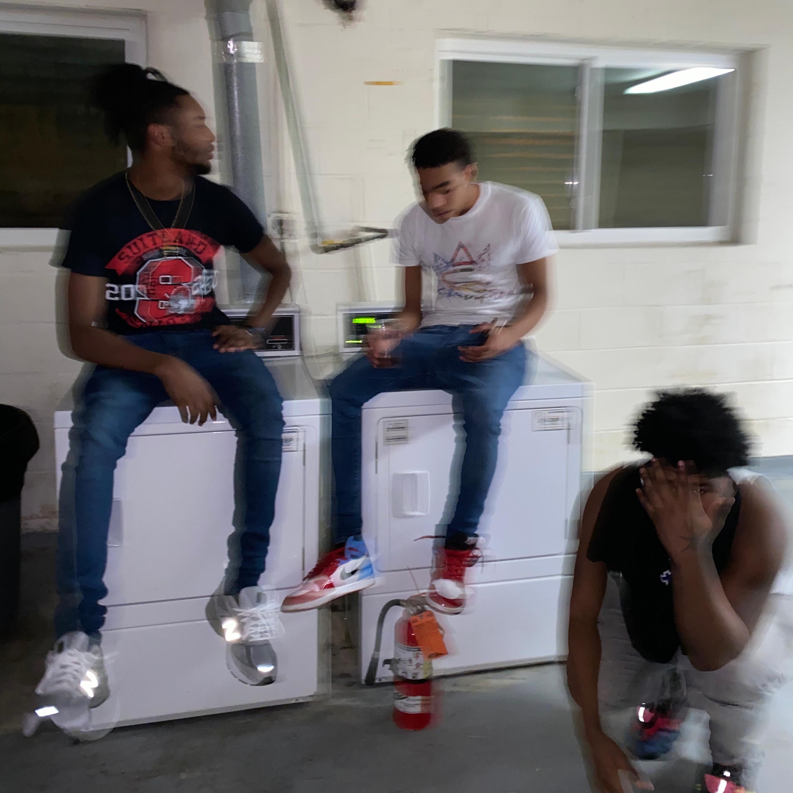 Bombs ina Trap (feat. Meezy SG & Kanine SG)