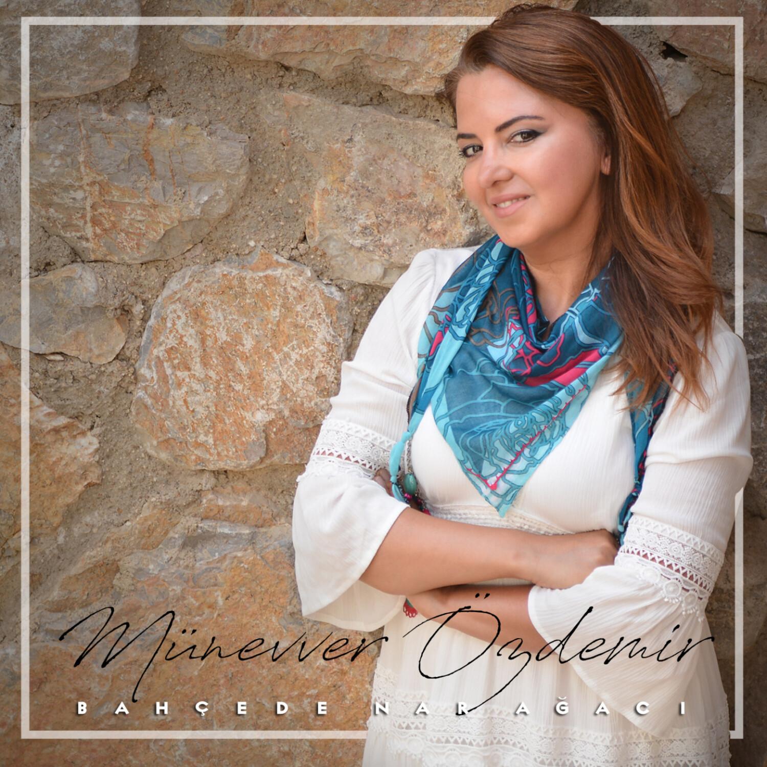 Bahçede Nar Ağacı