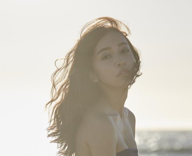 板野友美