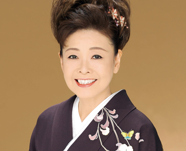 中村美律子