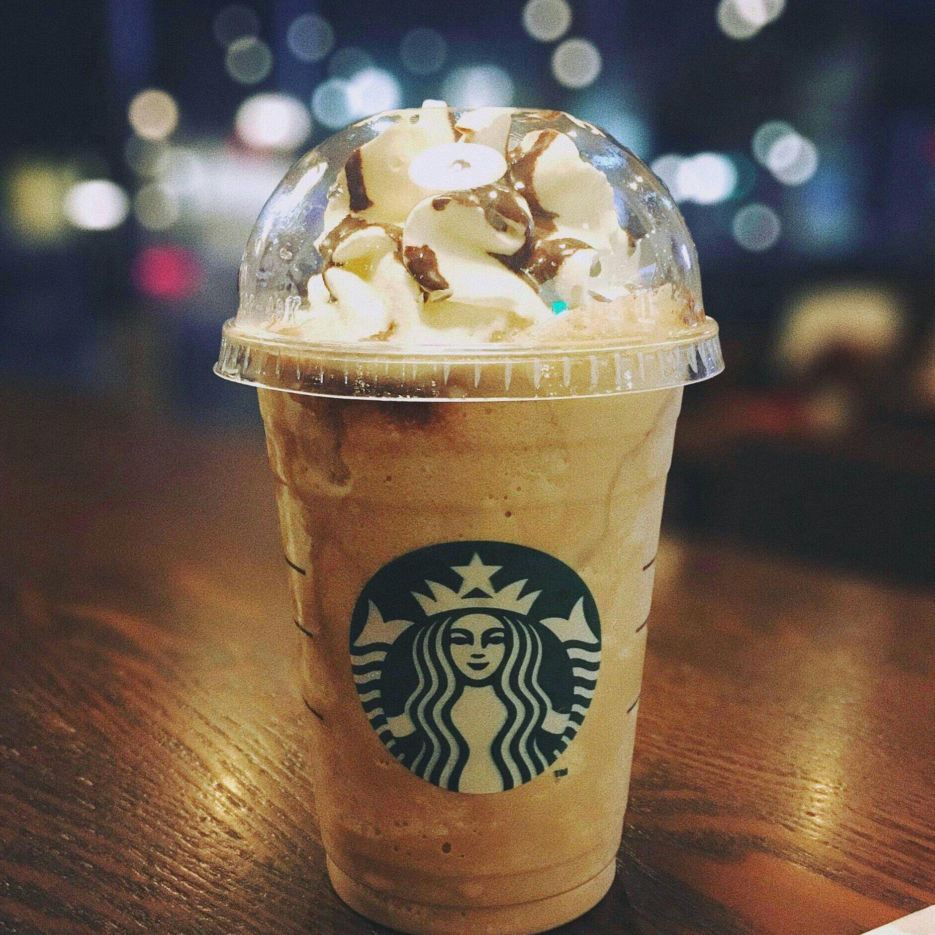 点一杯星巴 听一下午歌