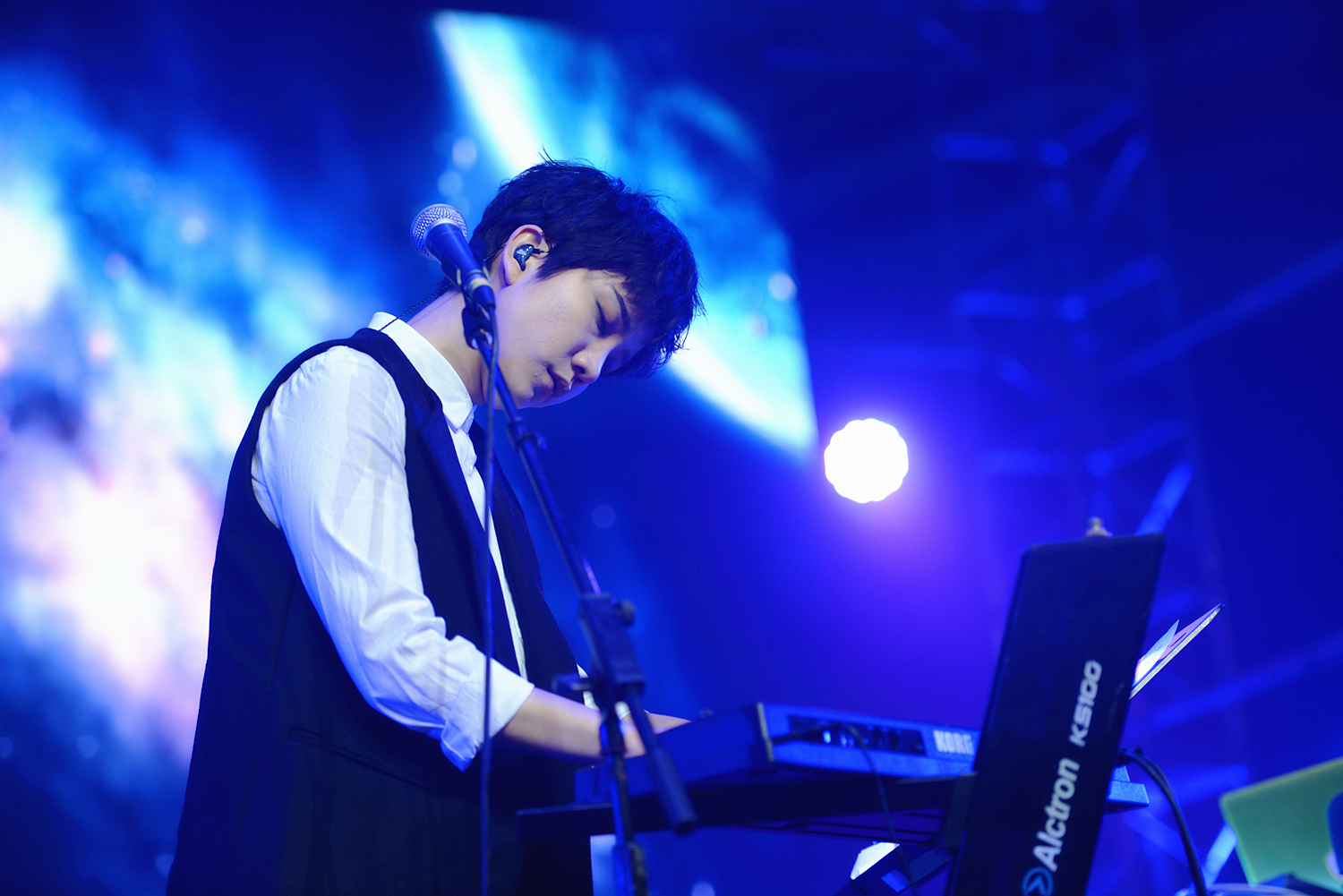 李霄云:你看到的我是蓝色的