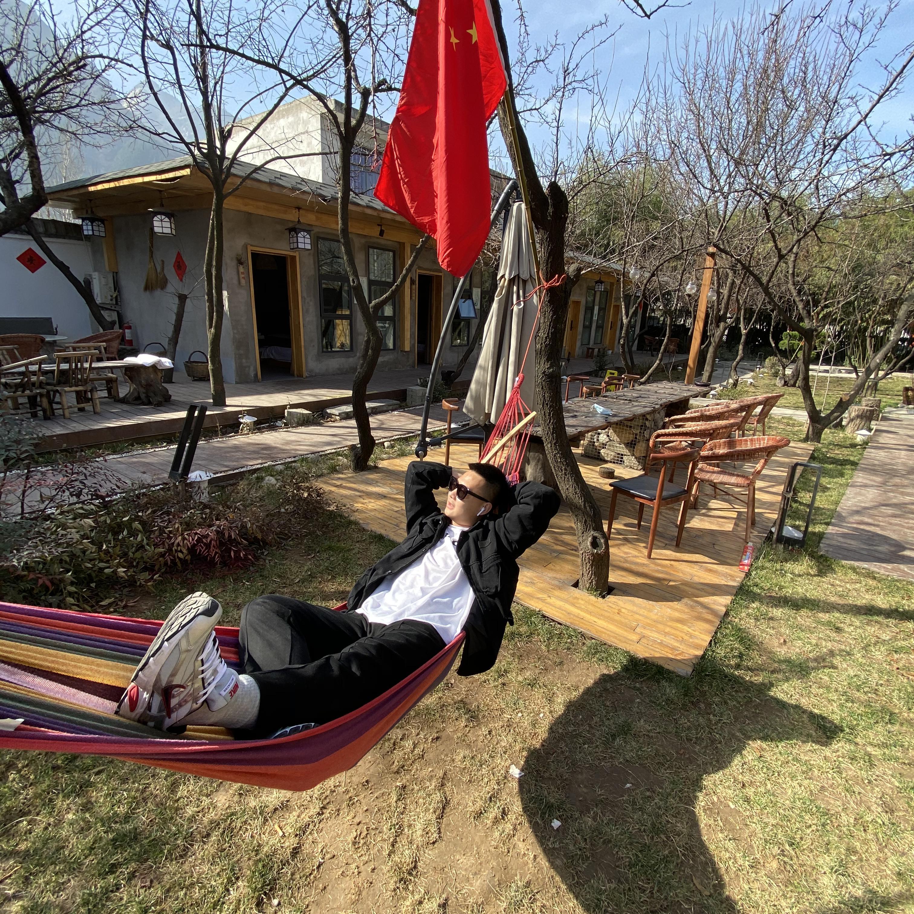 到了这个年纪(DJ)_鹏辉_多喝热水 | 在线播放_到了这个年纪(DJ)歌词_到了这个年纪(DJ)下载 | 网易云音乐