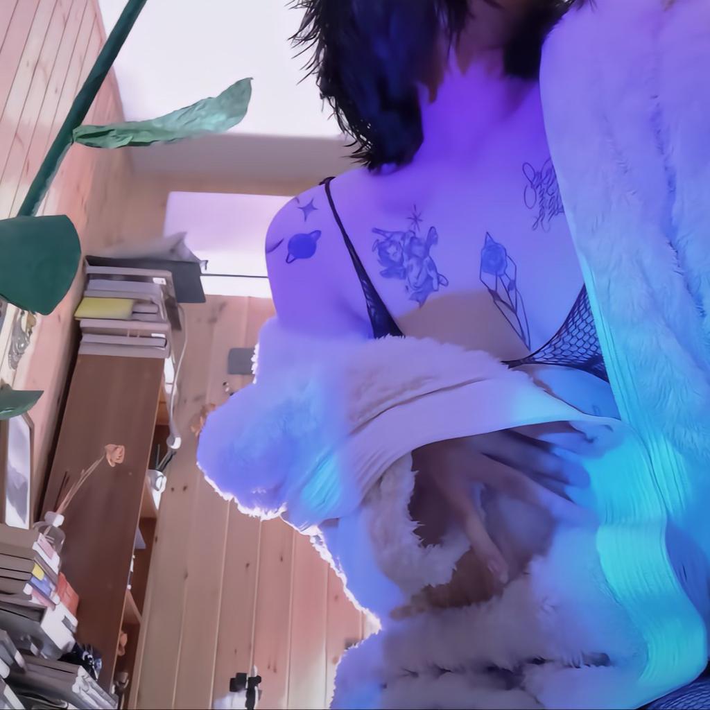 先把音效调成HIFI现场