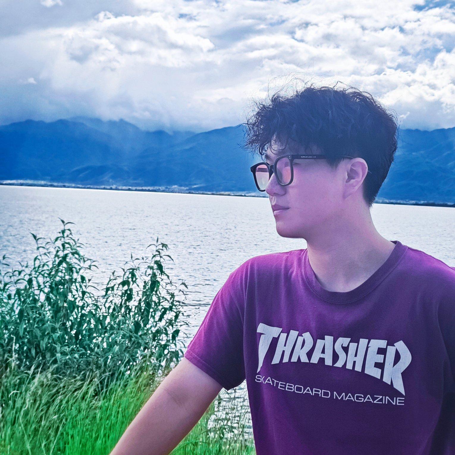 六月花开雨纷纷.